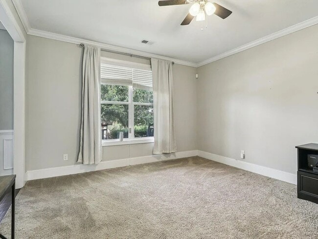 Building Photo - Stunning 4BR House in Columbia