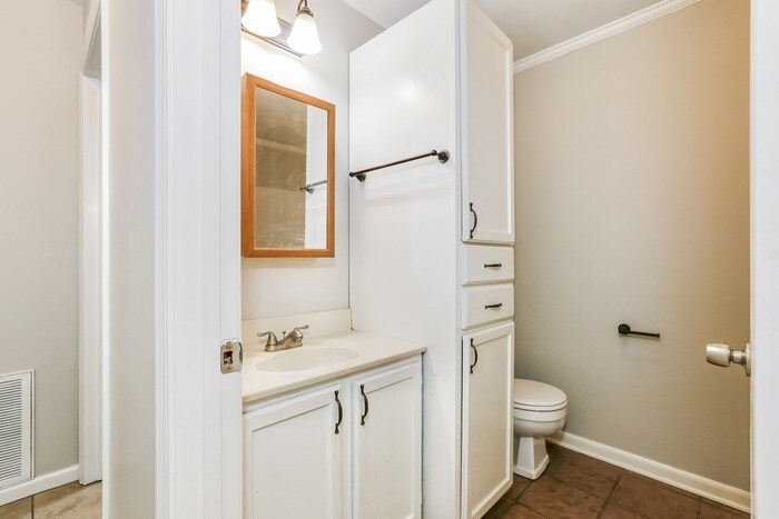 Building Photo - 522 Bowers Dr