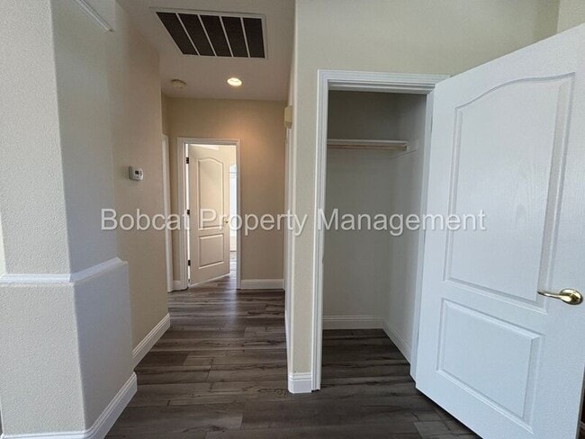 Building Photo - 2963 Hot Springs Dr