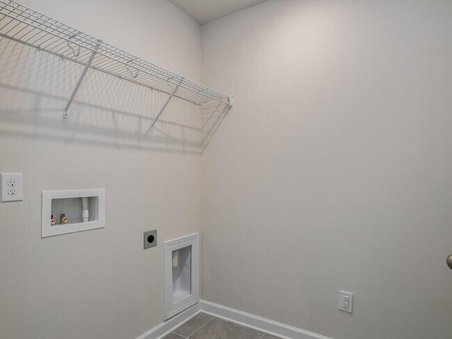 Building Photo - Built in 2022 and waiting for you to move right on in!