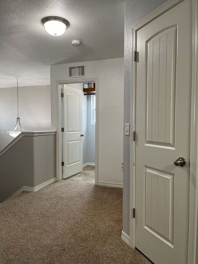 Building Photo - Beautiful 2 Story w/Finished Basement in D...