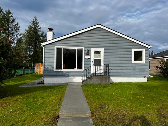 Front Home- front street parking & rear - 1428 Latouche St