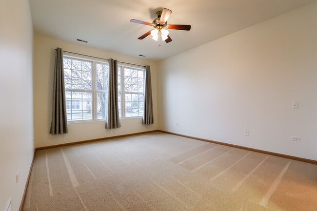 Building Photo - 13386 Red Alder Ave