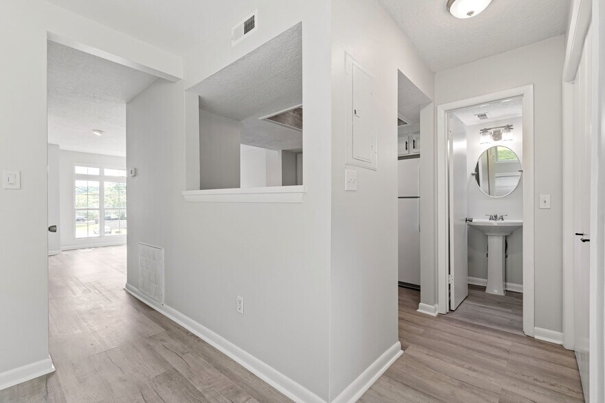 Building Photo - 5608 Hickory Meadows Ct