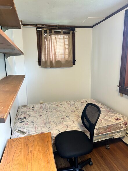 Building Photo - 127 College Ave