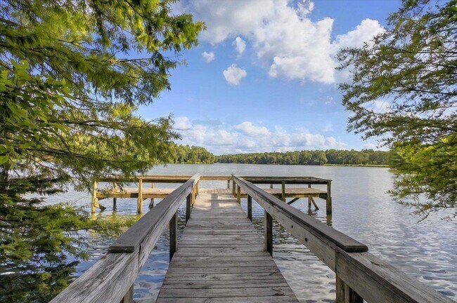 Building Photo - 1645 Tallavana Trail