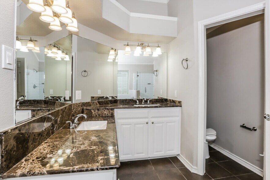 Building Photo - 113 Dennis Dr