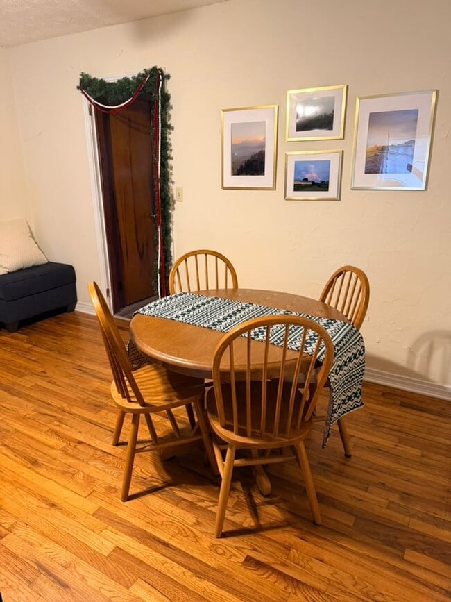 Building Photo - 232 W Chewacla Dr