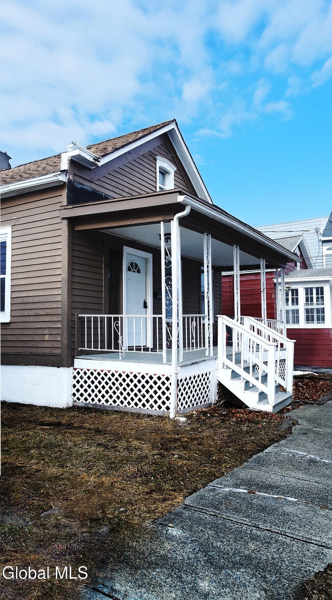 Building Photo - 56 Amity St