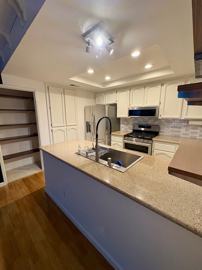 Building Photo - Updated 2bed/2full bath home in Pocket