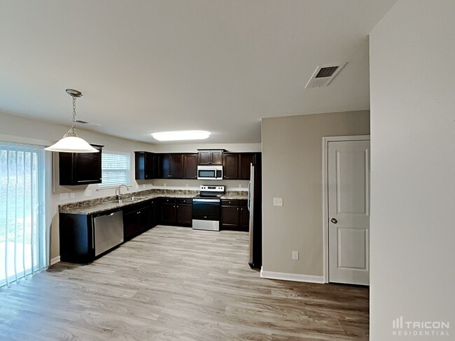 Building Photo - 232 Taylors Landing Ave