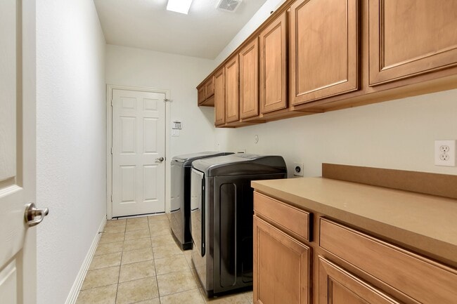 Building Photo - 27 Frontera Cir