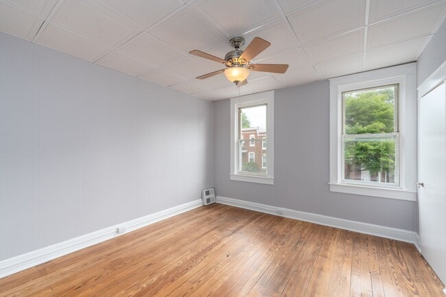 Building Photo - 737 E 37th St