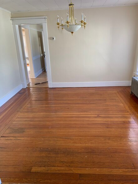 Dinning Room - 634 Main St