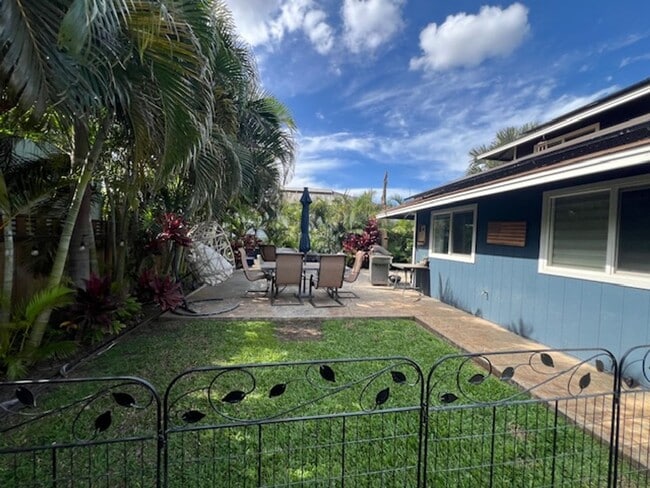 Building Photo - 73 Honuea Pl