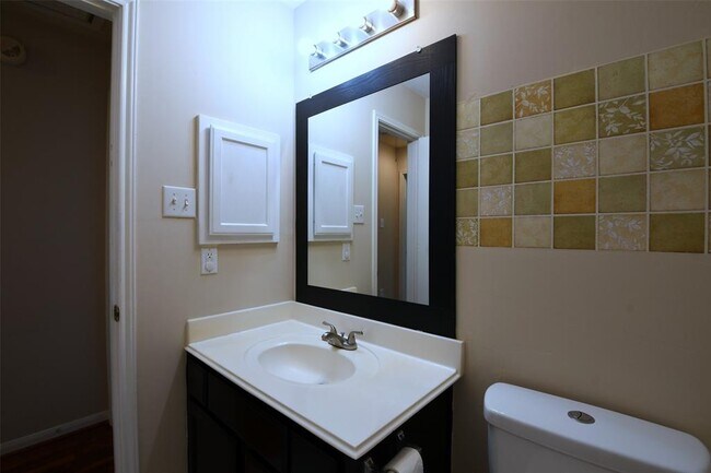 Building Photo - 18719 Racquet Sports Way