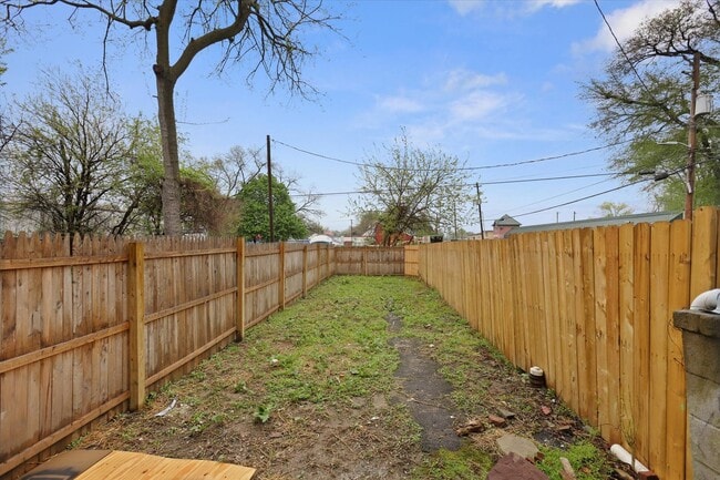 Building Photo - Coming Soon Spacious Four Bedroom Beauty L...