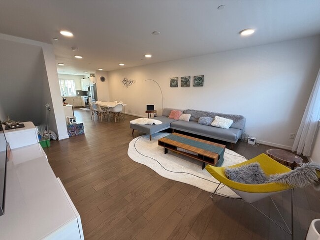 Building Photo - 1480 157th Ct NE