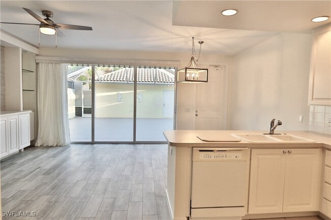 Building Photo - 6182 Towncenter Cir