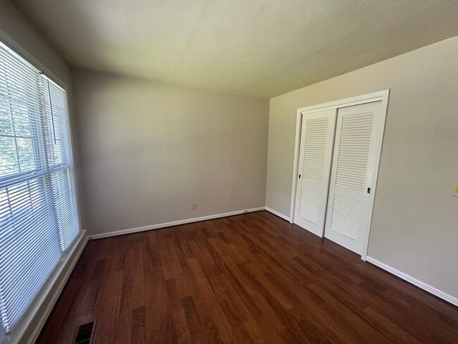 Building Photo - Secluded 3BR/2BA Home in Heflin – Lawncare...