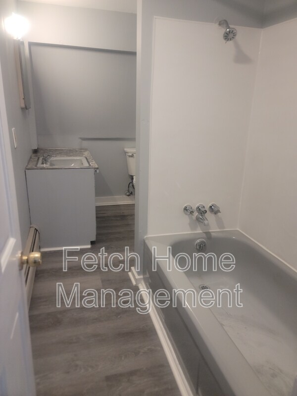 Building Photo - 3 N Main St