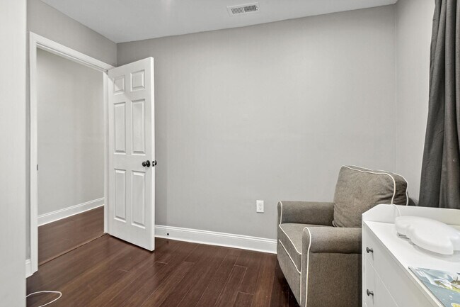 Building Photo - 4415 Bradley Ln
