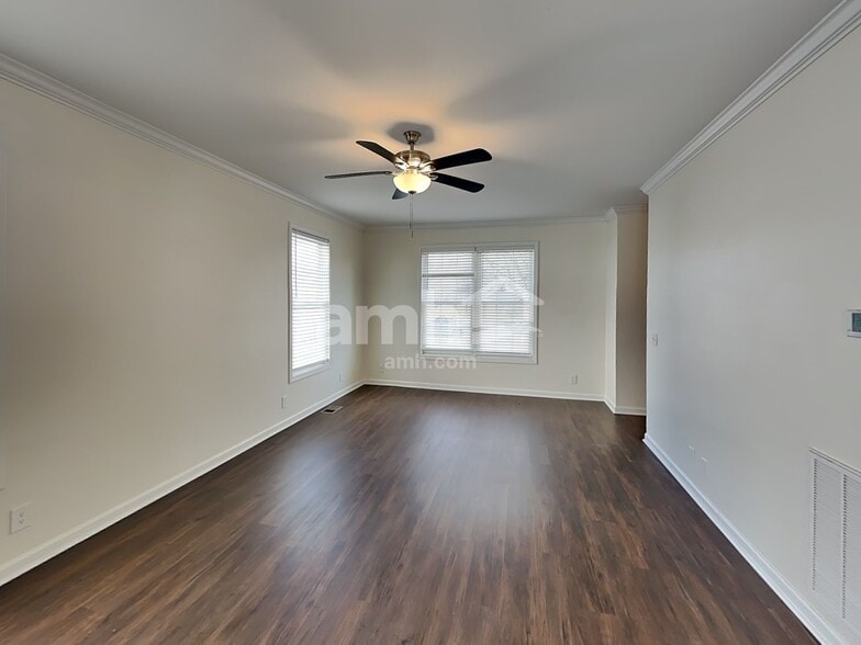 Building Photo - 1205 Chapmans Retreat Dr