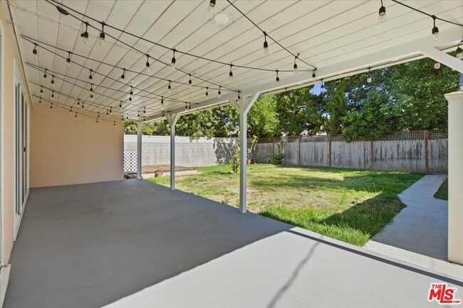 Building Photo - 12818 Hatteras St