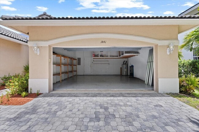 Building Photo - 1441 Cardinal Way