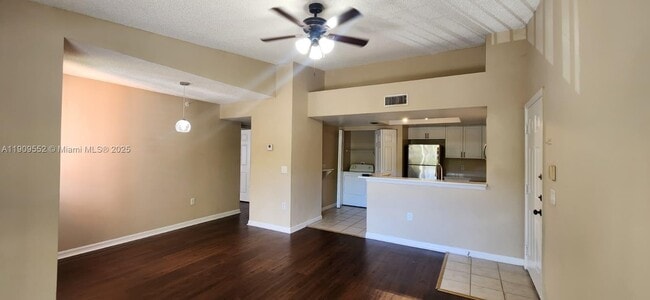 Primary Photo - 4151 N Haverhill Rd