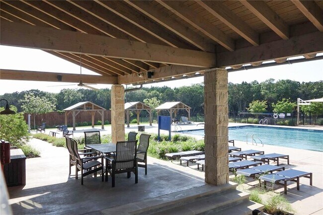 Building Photo - 3745 Bainbridge St