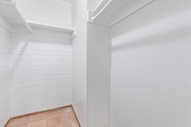 Building Photo - 7153 N 57th Dr