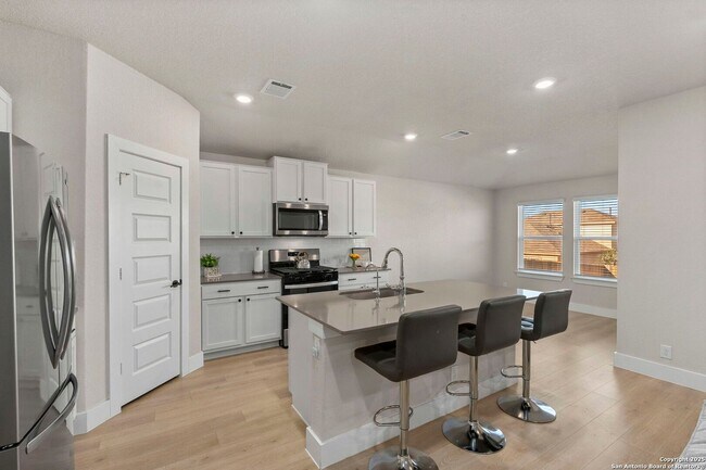 Building Photo - 4 Bedroom/2 Bath BrookStone Creek Subdivision