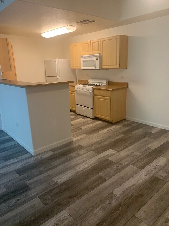 Building Photo - Available Now! Renters Warehouse proudly p...