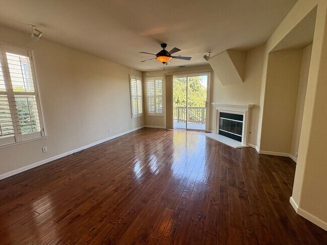 Building Photo - 2855 Sandyhills Ln