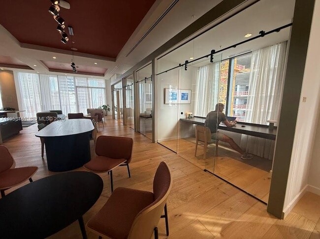 Building Photo - 11 NE 6th St