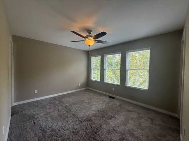 Building Photo - FOR RENT - Beautiful Modern Townhouse in Madison