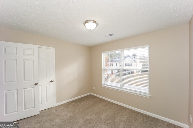 Building Photo - 1163 Millwood Dr