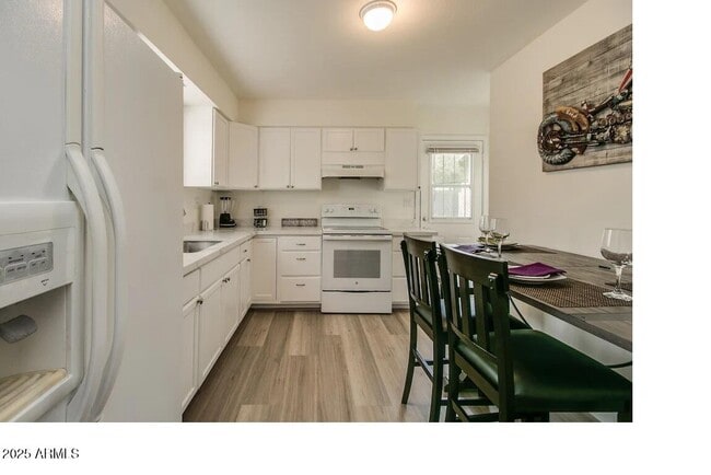 Building Photo - 6809 E Earll Dr
