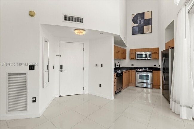 Building Photo - 350 S Miami Ave