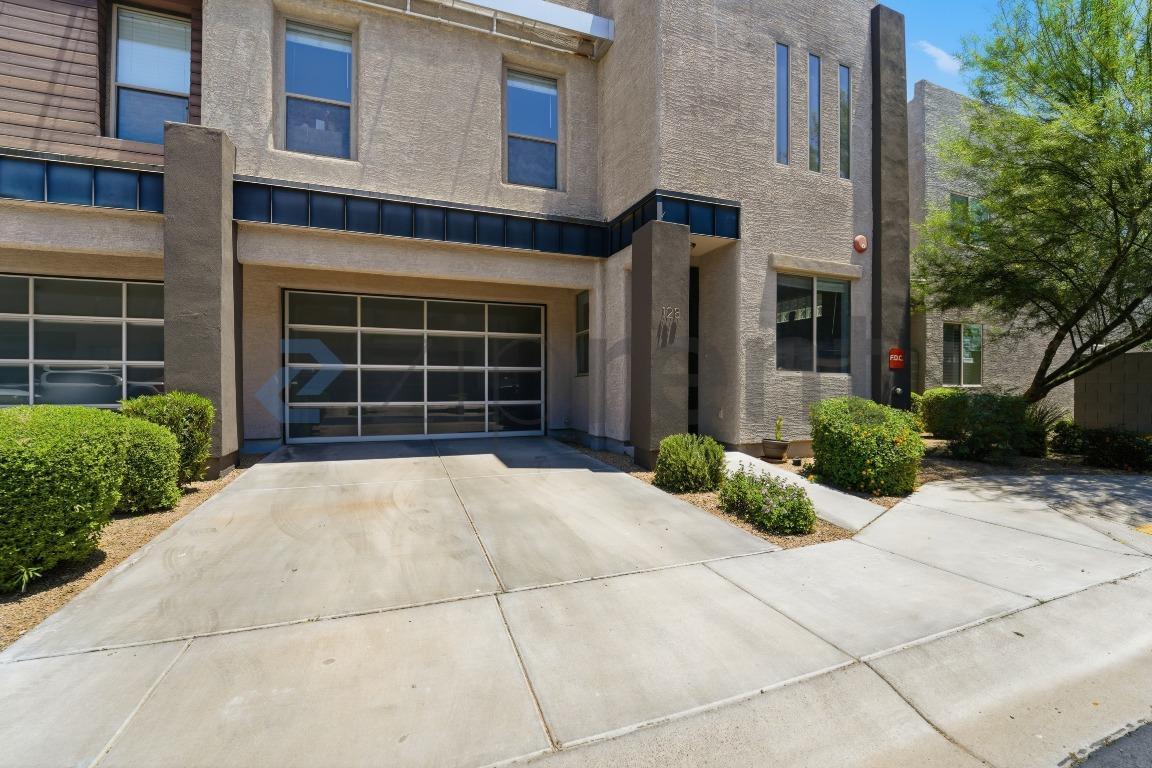 Building Photo - Unit 128