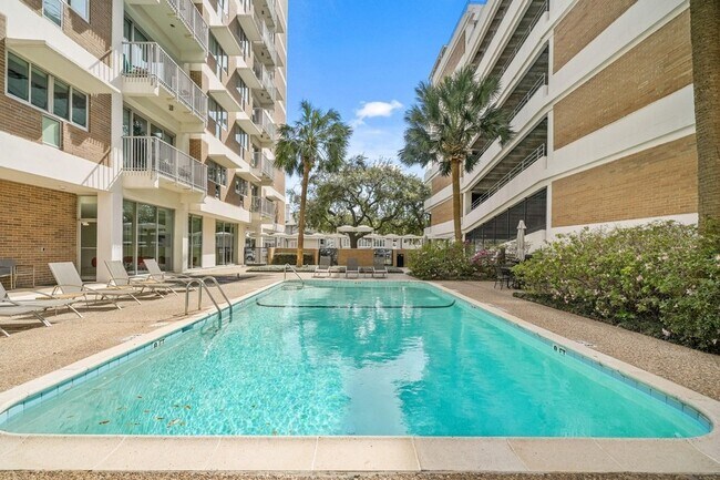 Building Photo - 3600 Montrose Blvd