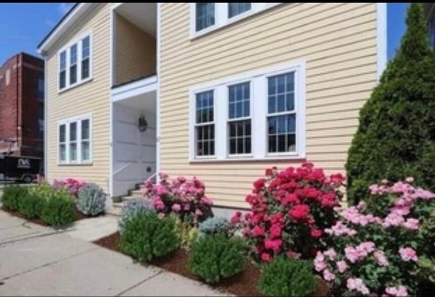 Building Photo - 23 Cross St