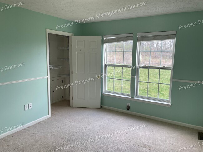 Building Photo - 709 Williamsburg Ct