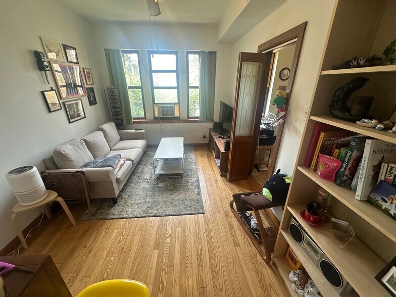 Building Photo - 1908 N Drake Ave