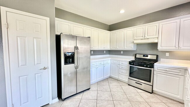 Building Photo - Wonderful & Updated Two-Story in the Quiet and Peaceful Wanis View Estates Community of Oceanside!