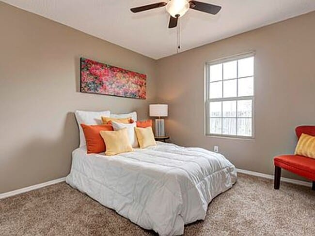 Building Photo - Luxury, Location, and Convenience.