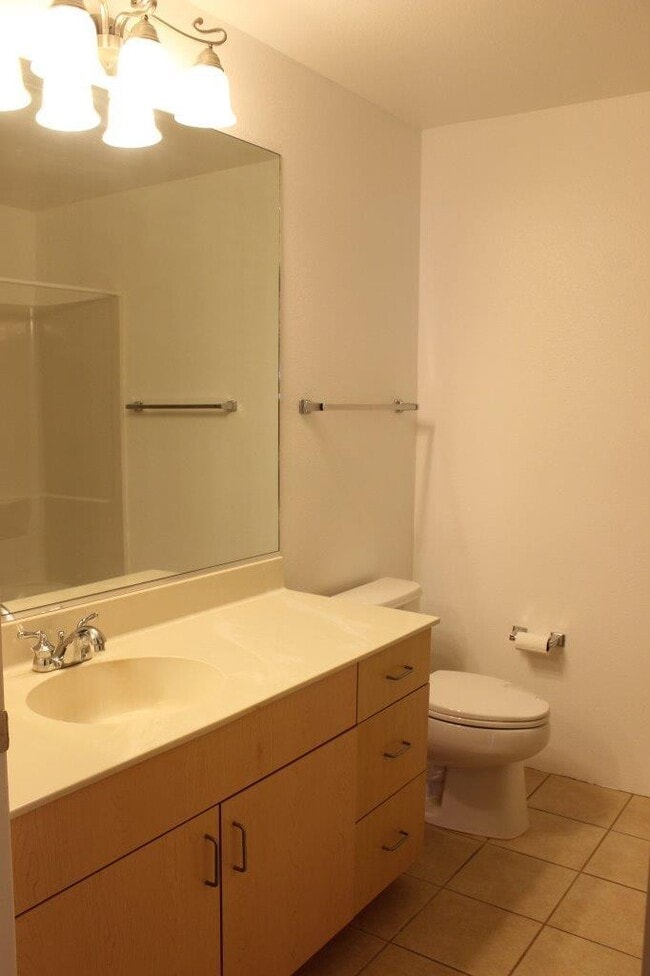 Building Photo - Havens of Ii Vistas - 3 bedroom, 2 bathroo...