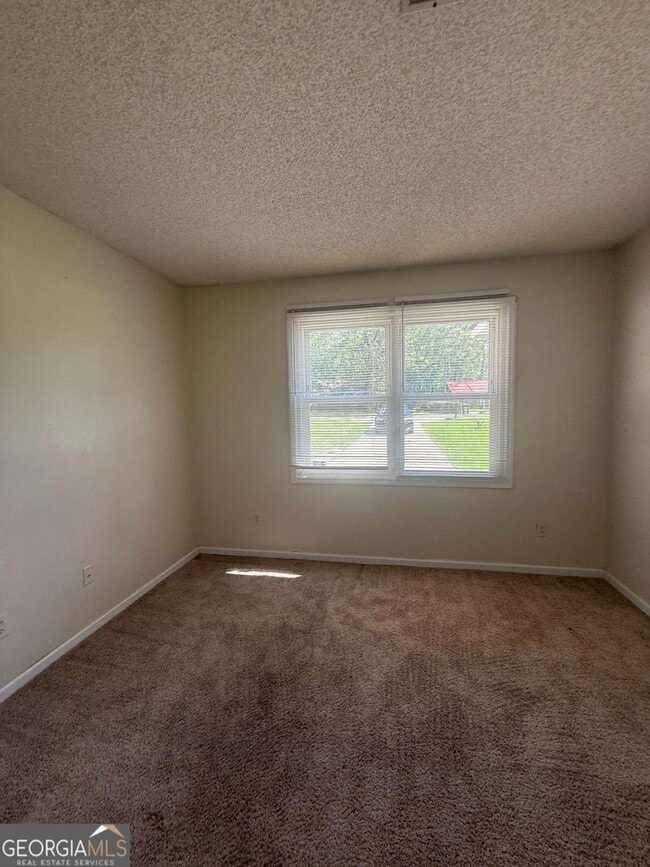 Building Photo - 814 Kelly Dr