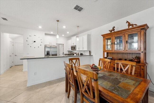 Building Photo - 8166 Crescent Oaks Dr